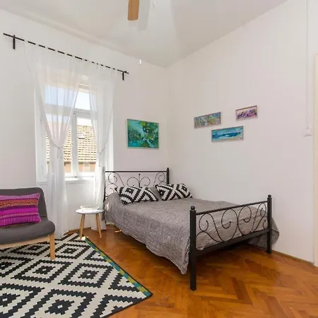 Milka-apartment In Center