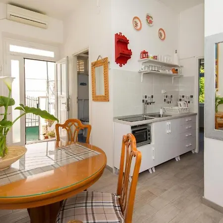 Milka-apartment In Center *